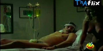 Sofia Dionisio Sexy Scene  in La Clinica Dell'Amore
