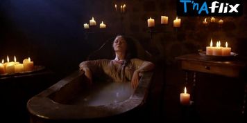 Magdalena Grochowska Breasts Scene  in Romeo And Juliet