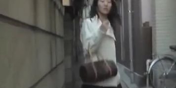 Hot oriental vixen getting nicely intercepted during sharking adventure