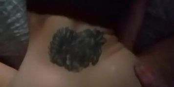 She masturbates while getting fucked in her ass, very sexy pawg