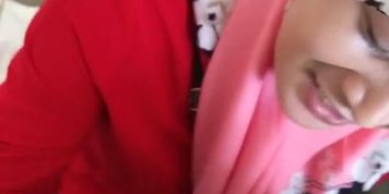jilbab cantik ngemut