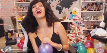 Twitch Girl Flashing Tits Nipslips On Stream Set 6 (Alinity, Amouranth, Pokimane)