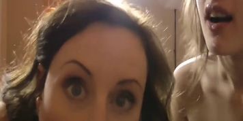 English Milf Cumswapping With Petite Girl - Liona Levi (Lara Latex)