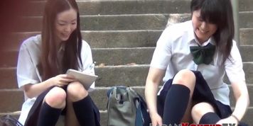 JAPAN VOYEUR TV - Japanese schoolgirls taped flashing panties in public