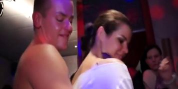 Party amateurs pussyfucked after deepthroat