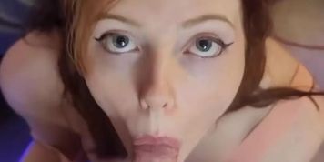 Rylie_Rowan Of Annoying Sis Wants To Hang Out