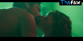 Mariana Ximenes Breasts Scene  in Ilha De Ferro
