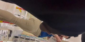 Latina Worker flash 3