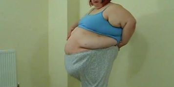 Big Belly SSBBW - Weighing