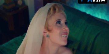 Juno Temple Breasts,  Buttep. 01X01 Scene  in Little Birds