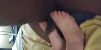 Footjob With Huge Cum Shot (pretty_feet)