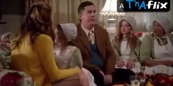Allie Grant Sexy Scene  in Suburgatory