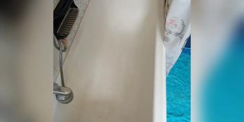 Gran sborrata cazzo con fimosi solleticando il frenulo