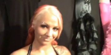 Cora finds a kinky spot for a blowjob