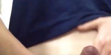 British Lad Jerking in the Uni Changing Room