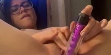 mi prima (alejandra martinez) me env&iacute;a video masturbandose