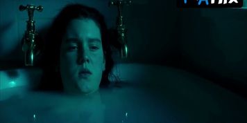 Melanie Lynskey Breasts Scene  in Heavenly Creatures