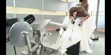 FUCKING MACHINES MAKE JADA FIRE SQUIRT