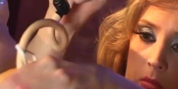 KELLY WELLS ANALLY MASTURBATES and hardly fising her pussy and anal holes. (Lia Ezra)
