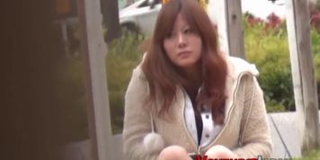 VOYEUR JAPAN TV - Asian masturbates outside