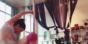 Pole Dance 04