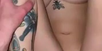 He cums on thesexyvegan and goes back at it til she squirts