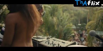 Phedra Syndelle Breasts,  Bikini Scene  in Straight Outta Compton