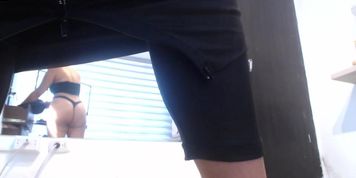 Latin girl bounce webshow