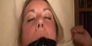 blondes Bondage