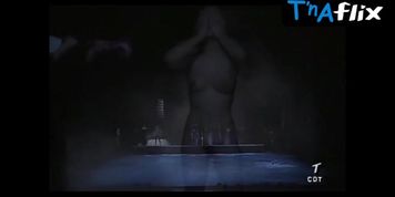 Arantxa Zambrano Breasts,  Bush Scene  in Presas