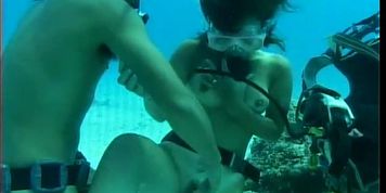 Scuba sex in the sea 1