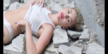 Miley Cyrus - Wrecking Ball (2013) ORIGINAL No censored !