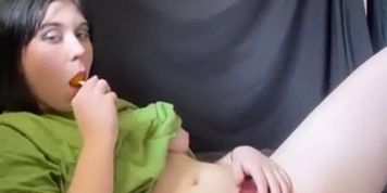 Teen can&rsquo;t hold back the moans as she brings herself to cum in her bed.