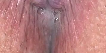 Leaking my cum from her ass