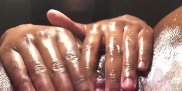 you gotta really bang your drum (Booty Queen)