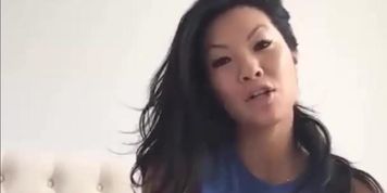Asian Girl Masturbating (Asa Akira)