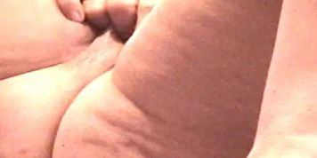 SHE MASTURBATES, I EAT HER PUSSY AND GIVE HER SOME DEEP FINGERFUCKING