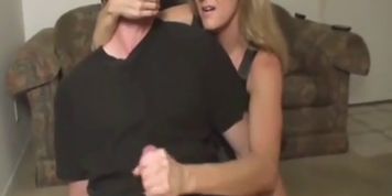 Mature Cougar MILF handjob