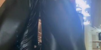 Shemale in latex