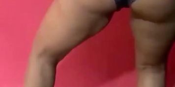 Big Ass Twerking In Shorts