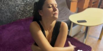 Wondrous bombshell needs cum in her mouth