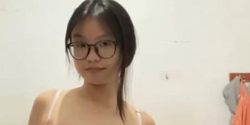 Indonesian girl showing herself tits and body
