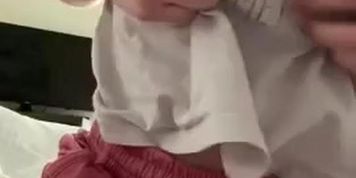 STPeach teasing her pussy
