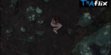 Annasophia Robb Butt Scene  in The Expecting