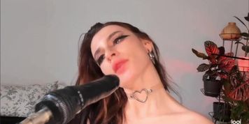 Deep throat queen does it again