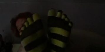 Dark toe sock wiggle 