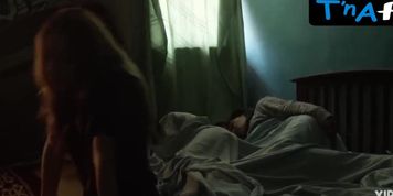 Dalia Cuen Sexy Scene  in La Escort
