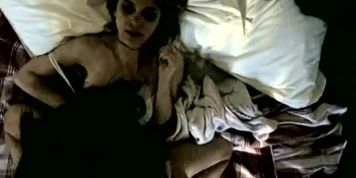 Victoria Di Stefano Breasts Scene  in Rapporti Impropri