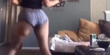 Sexy PYT Phat Ass Twerking