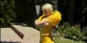 Cheerleader Sweetie Gets Laid